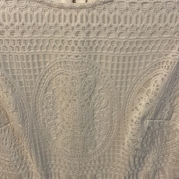 Lace dress - Picture 2 of 3